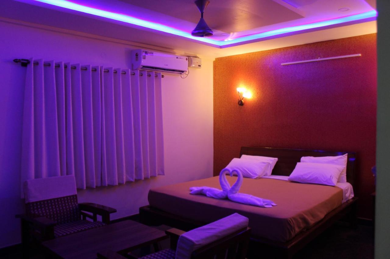Golden pride hotel  Kanakapura Exterior foto